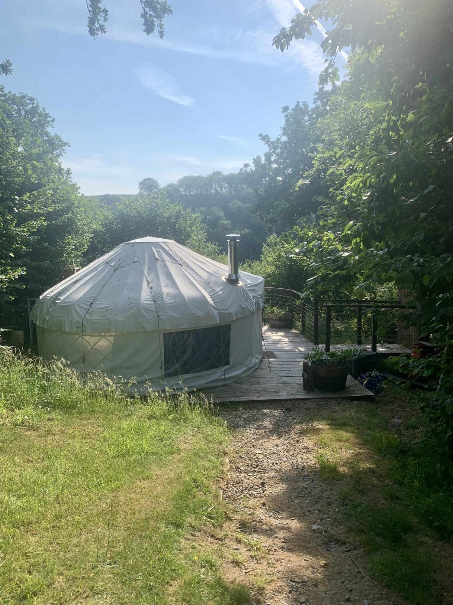 Ceridwen Glamping, Double Decker Bus And Yurts Otel Llandysul Dış mekan fotoğraf