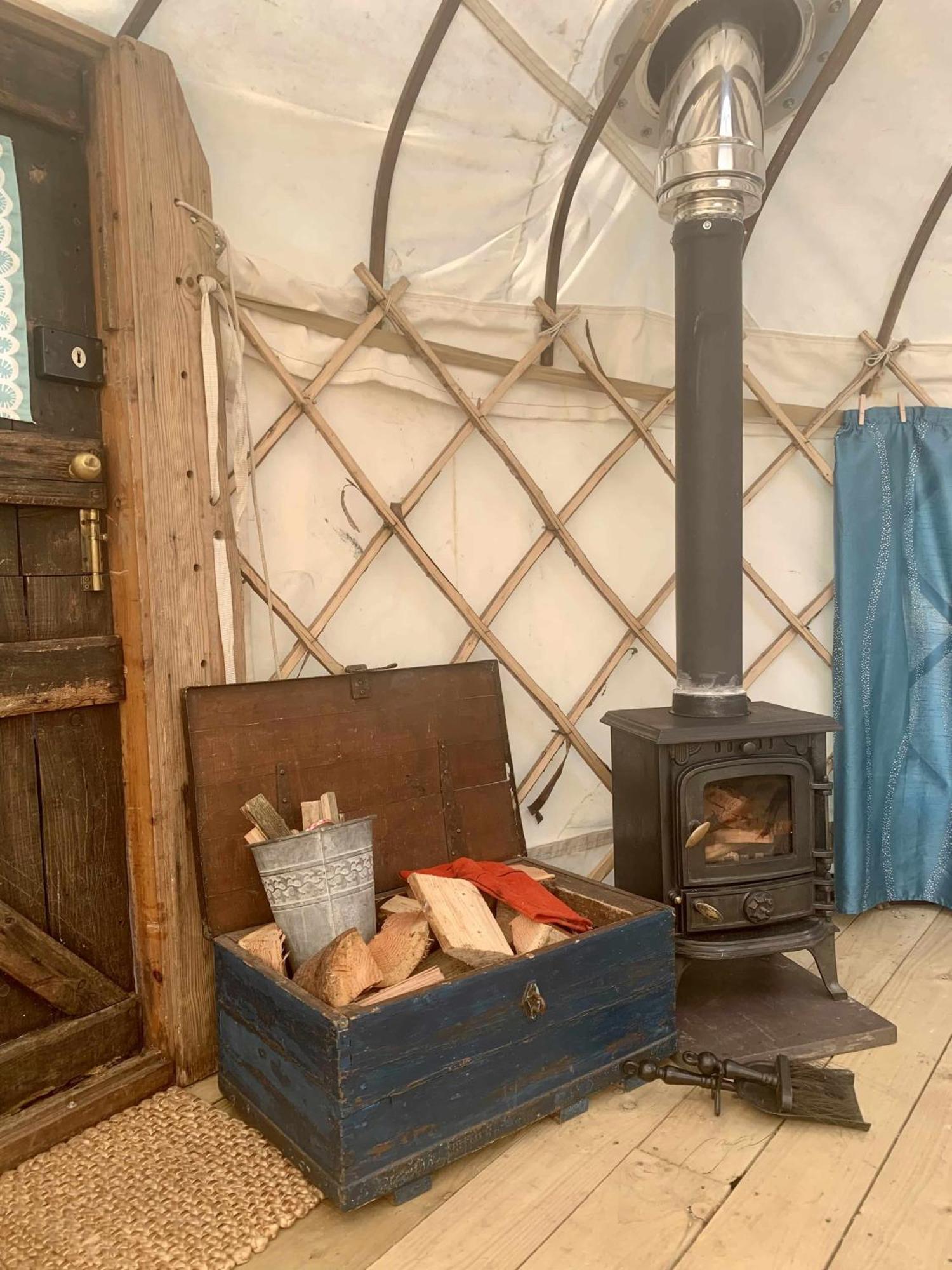 Ceridwen Glamping, Double Decker Bus And Yurts Otel Llandysul Dış mekan fotoğraf