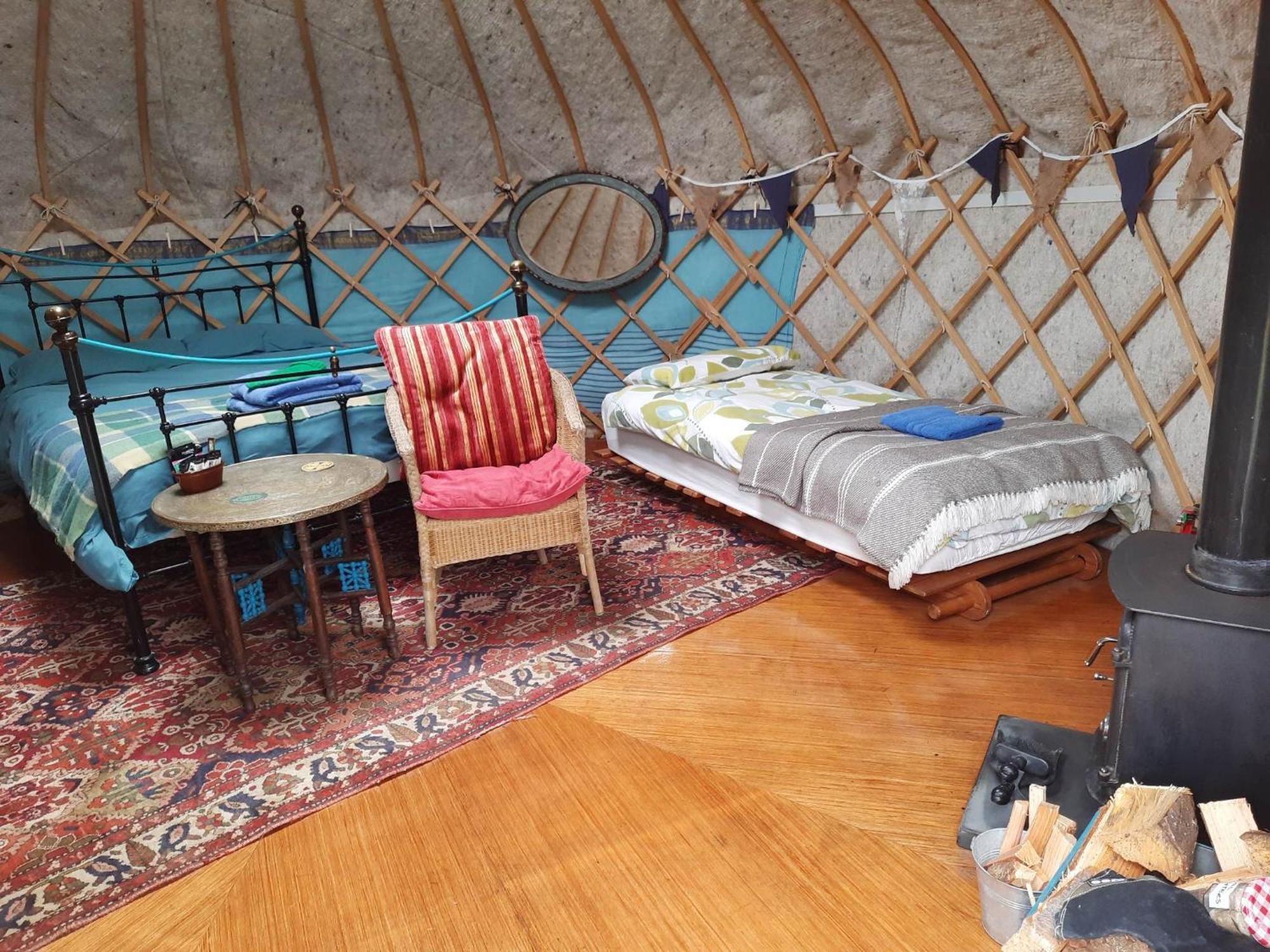 Ceridwen Glamping, Double Decker Bus And Yurts Otel Llandysul Dış mekan fotoğraf