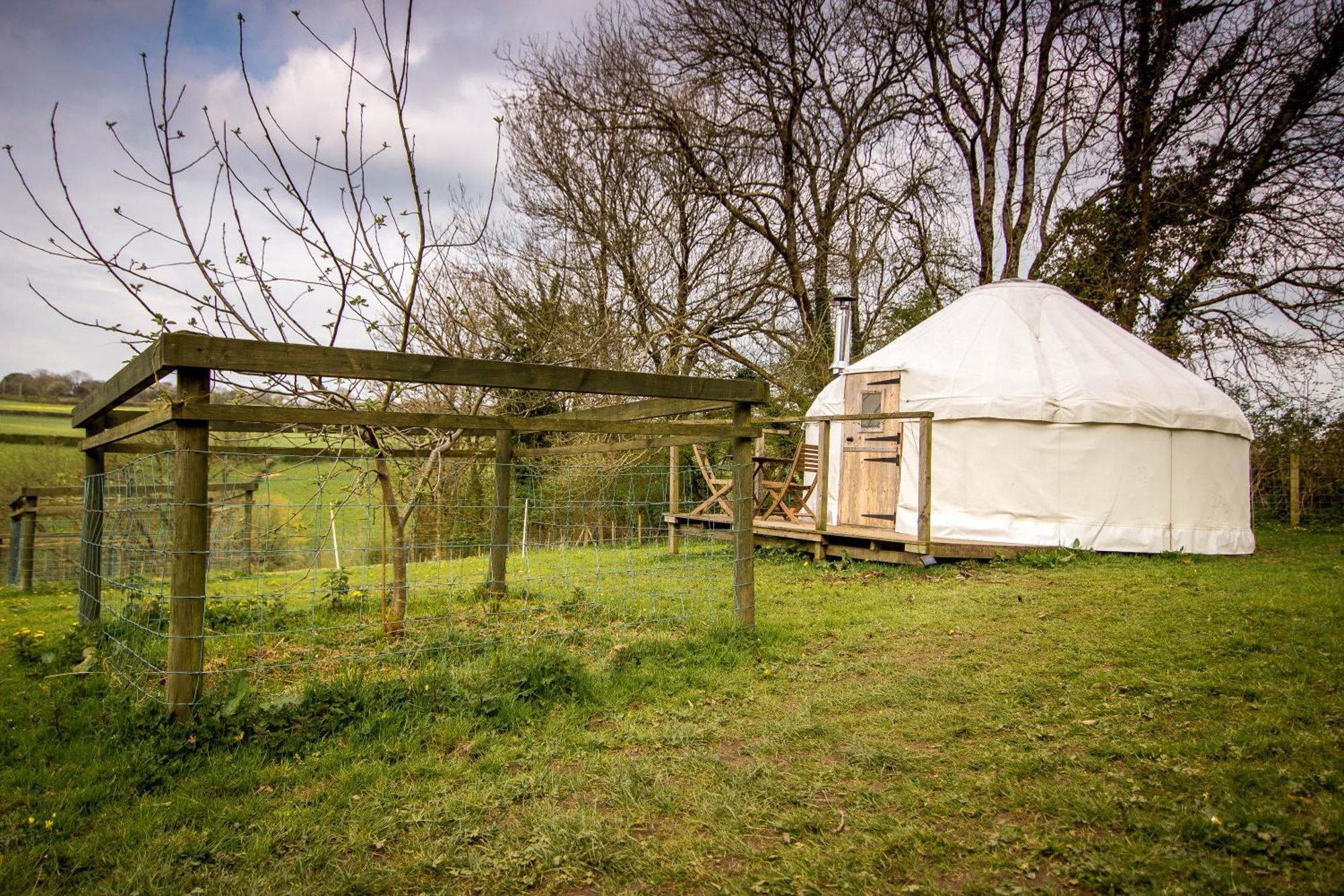 Ceridwen Glamping, Double Decker Bus And Yurts Otel Llandysul Dış mekan fotoğraf