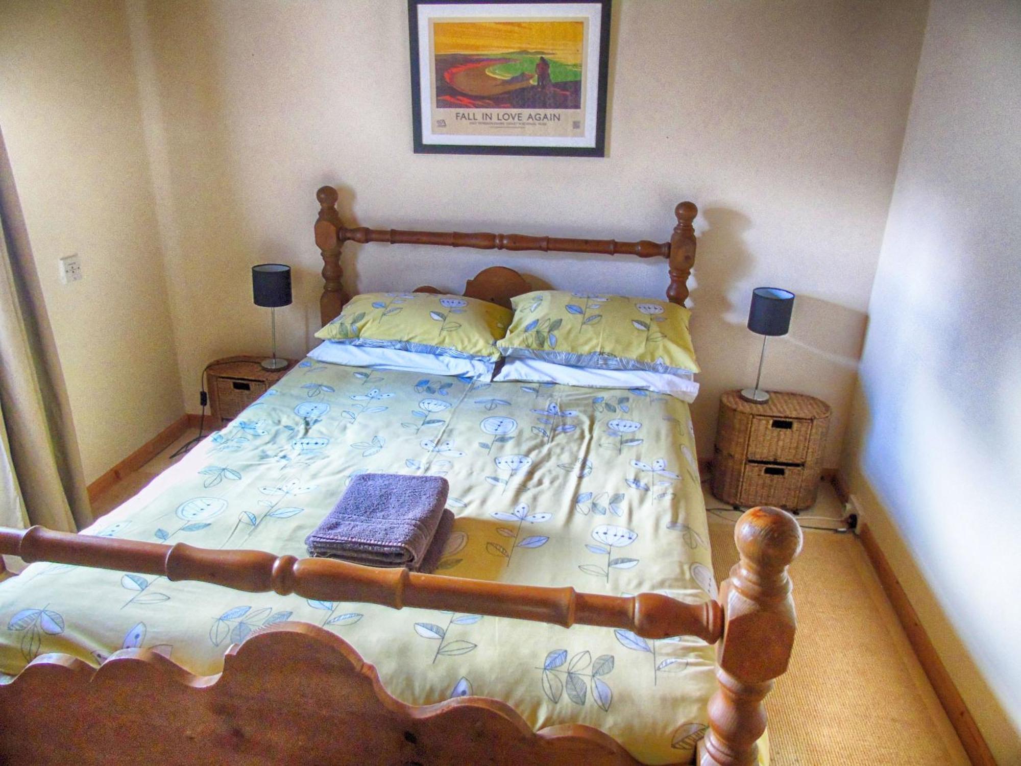Ceridwen Glamping, Double Decker Bus And Yurts Otel Llandysul Dış mekan fotoğraf