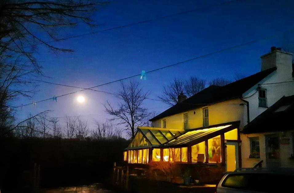 Ceridwen Glamping, Double Decker Bus And Yurts Otel Llandysul Dış mekan fotoğraf