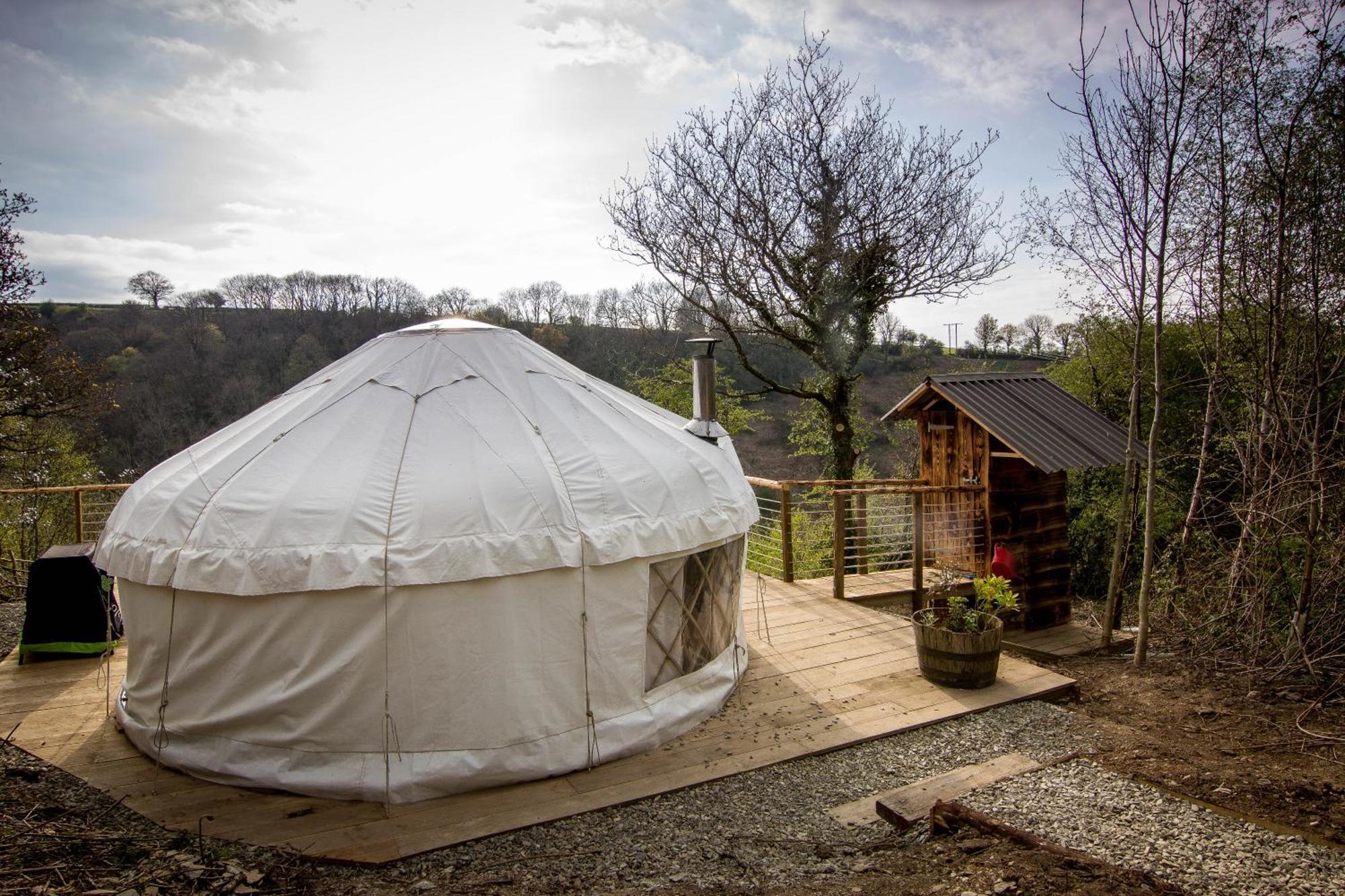 Ceridwen Glamping, Double Decker Bus And Yurts Otel Llandysul Dış mekan fotoğraf