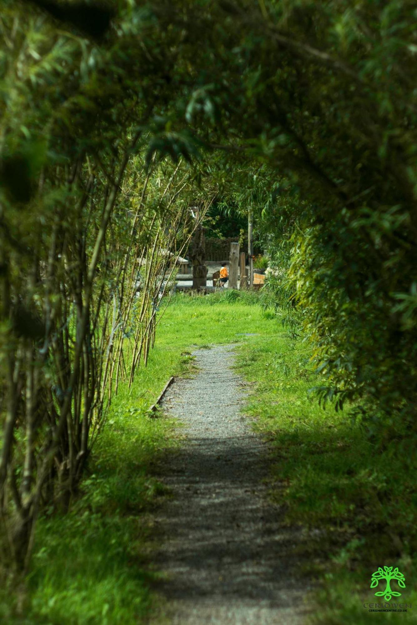 Ceridwen Glamping, Double Decker Bus And Yurts Otel Llandysul Dış mekan fotoğraf