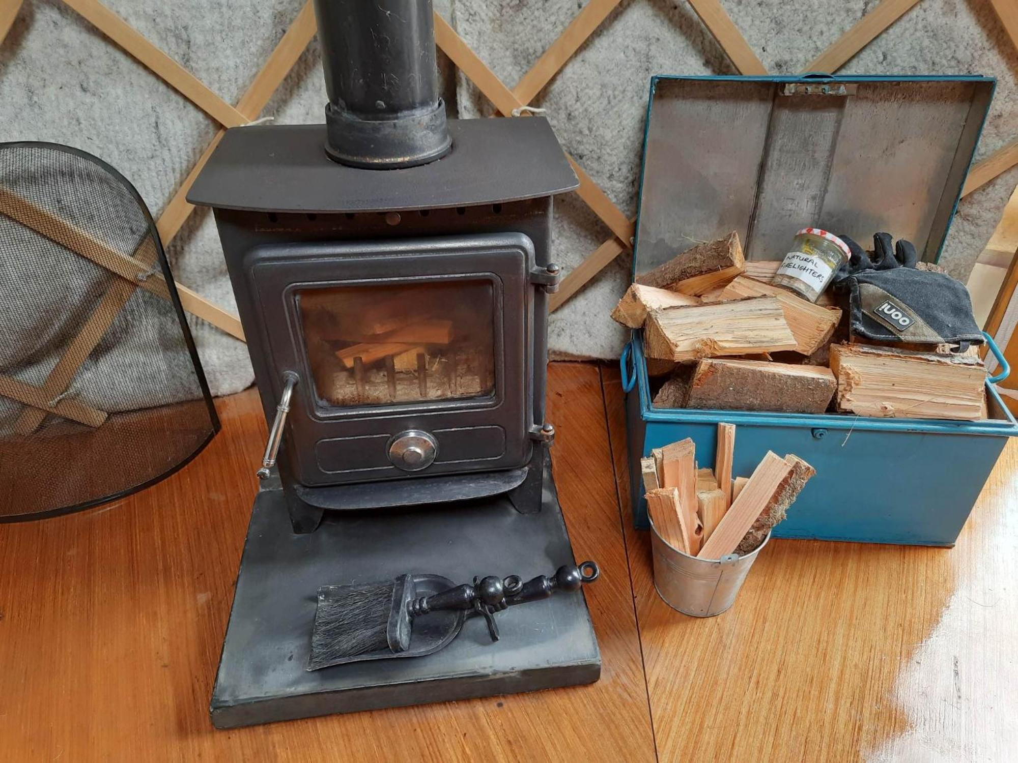 Ceridwen Glamping, Double Decker Bus And Yurts Otel Llandysul Dış mekan fotoğraf