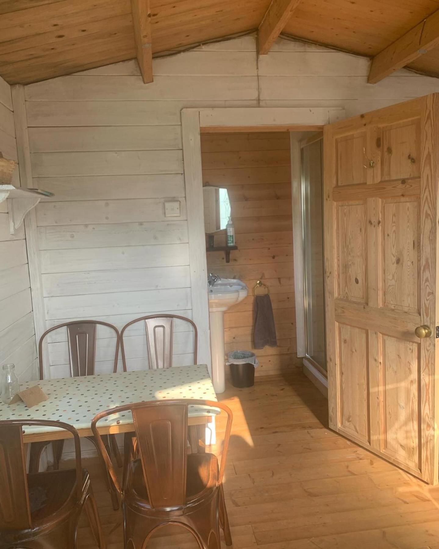 Ceridwen Glamping, Double Decker Bus And Yurts Otel Llandysul Dış mekan fotoğraf