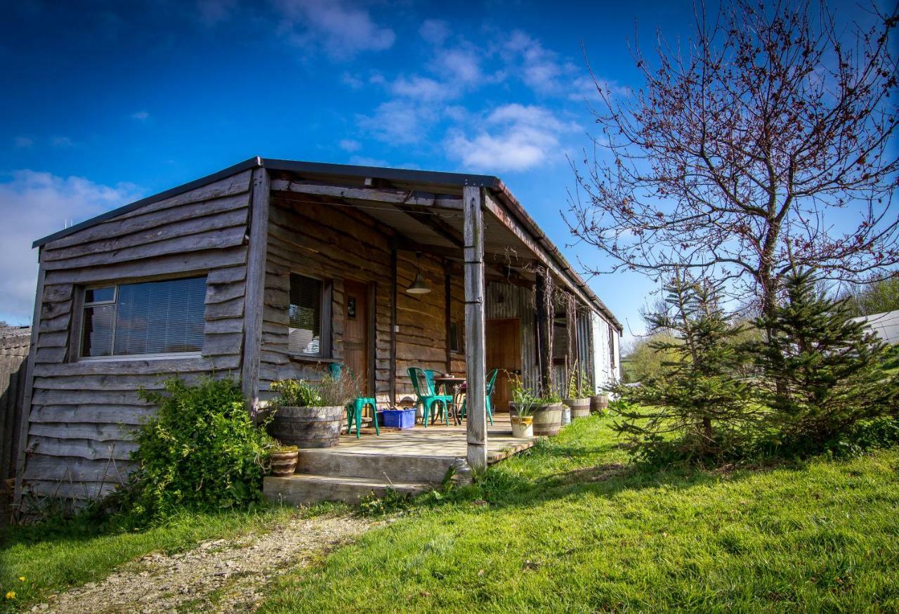 Ceridwen Glamping, Double Decker Bus And Yurts Otel Llandysul Dış mekan fotoğraf